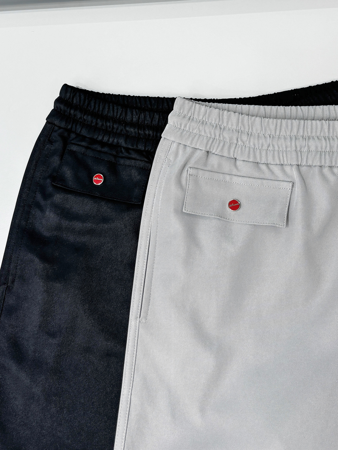 组合图 Kiton 2025秋冬 品质控推荐！全品相订单 松紧腰拉链直脚休闲裤 ，年年经典款式 松紧绳抽