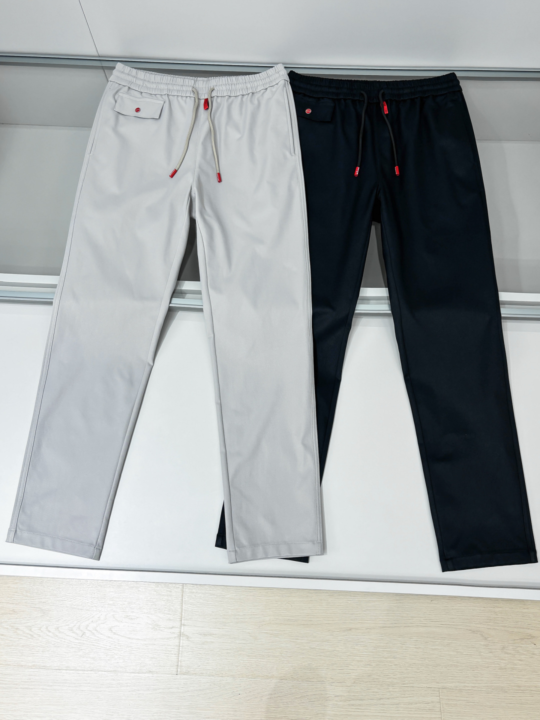 组合图 Kiton 2025秋冬 品质控推荐！全品相订单 松紧腰拉链直脚休闲裤 ，年年经典款式 松紧绳抽