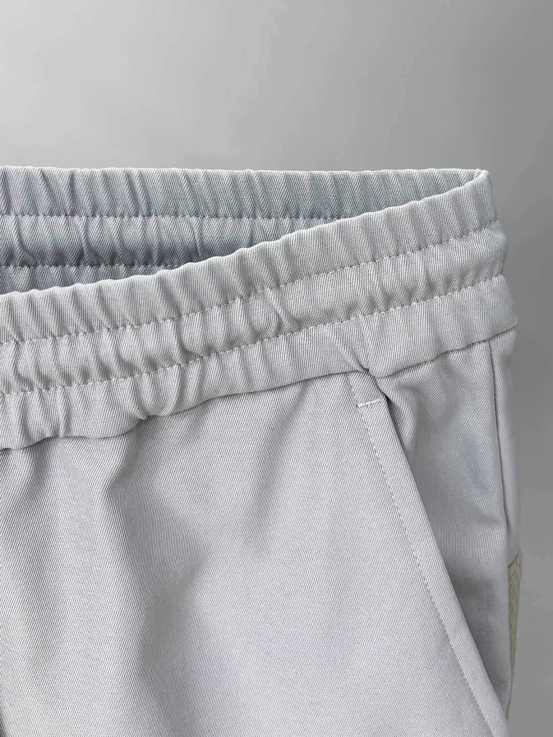 arcter 鸟家25秋冬新款纯色小直筒休闲裤徒步系列，采用进口面料！非常结实弹舒服度极高。优良的户外登