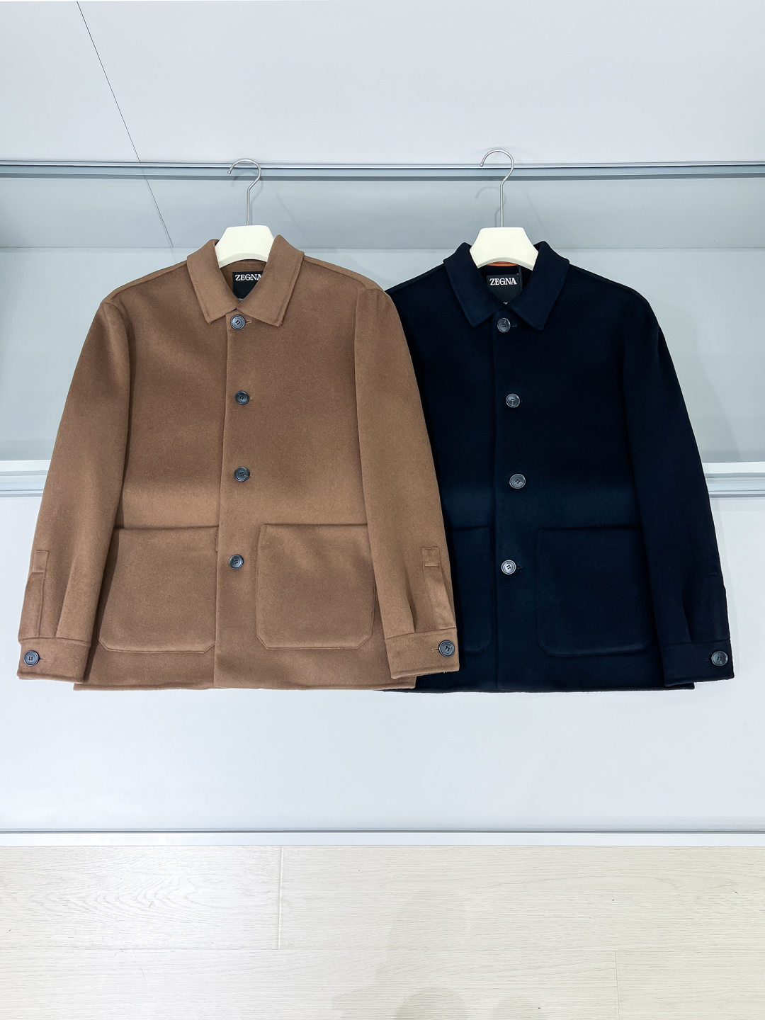 组合图 （纯手工）高端男士必备单品纯手工呢羊绒羊毛大衣.每一件都是纯手工缝制而成.内里无缝—带包装关于款