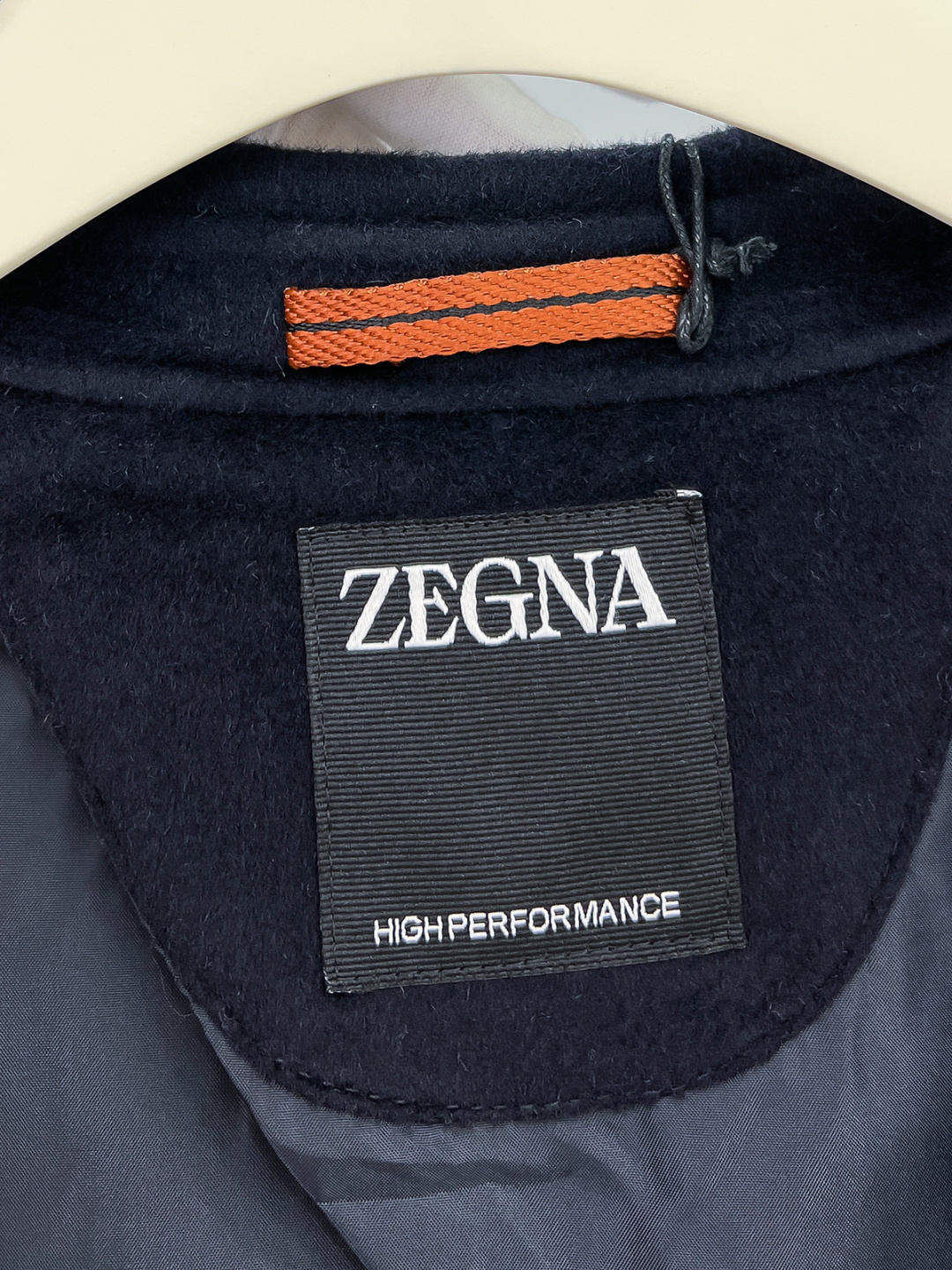 （纯手工）高端男士必备单品纯手工呢羊绒羊毛大衣.每一件都是纯手工缝制而成.内里无缝—带包装关于款式及设计