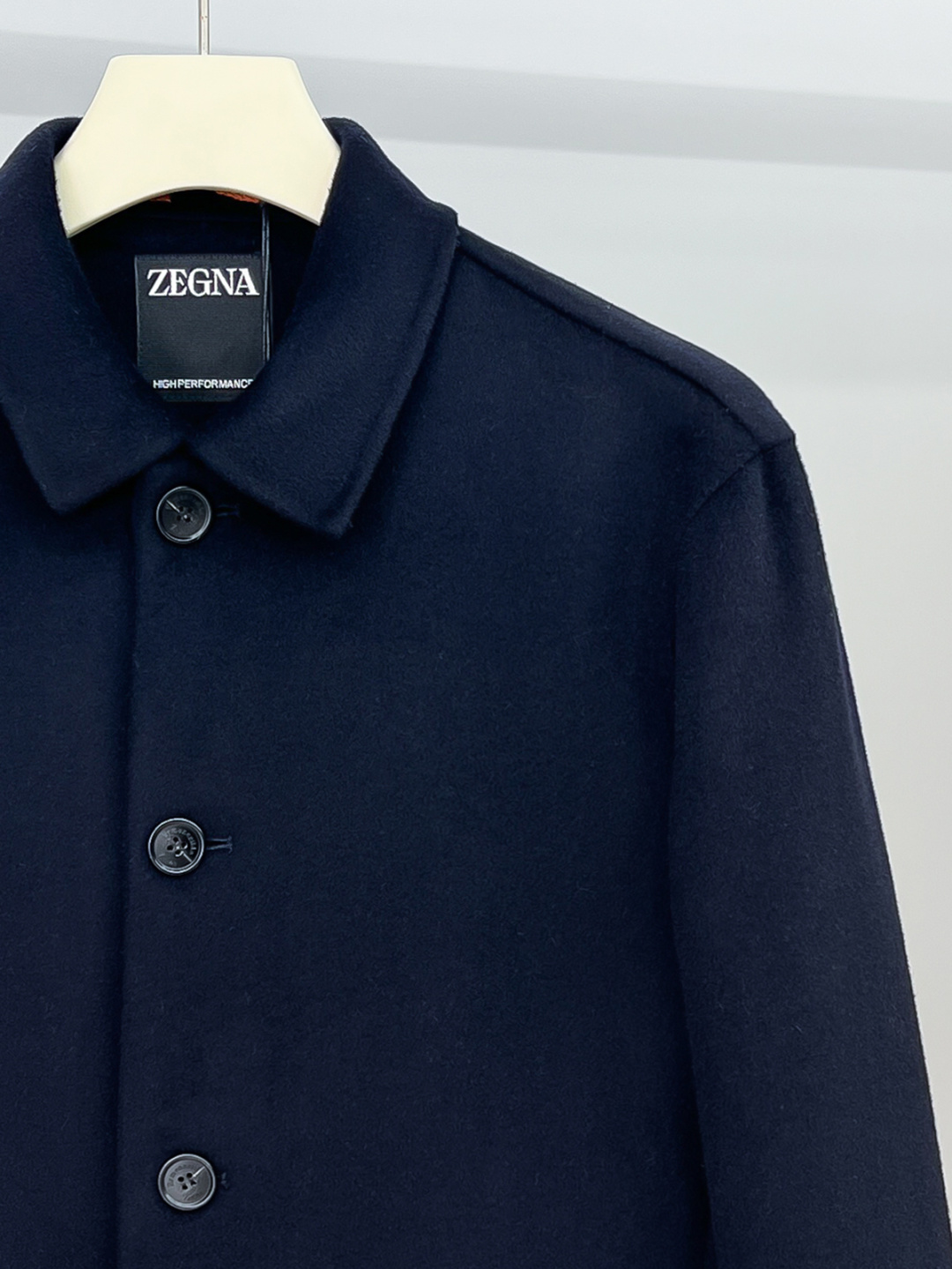 （纯手工）高端男士必备单品纯手工呢羊绒羊毛大衣.每一件都是纯手工缝制而成.内里无缝—带包装关于款式及设计