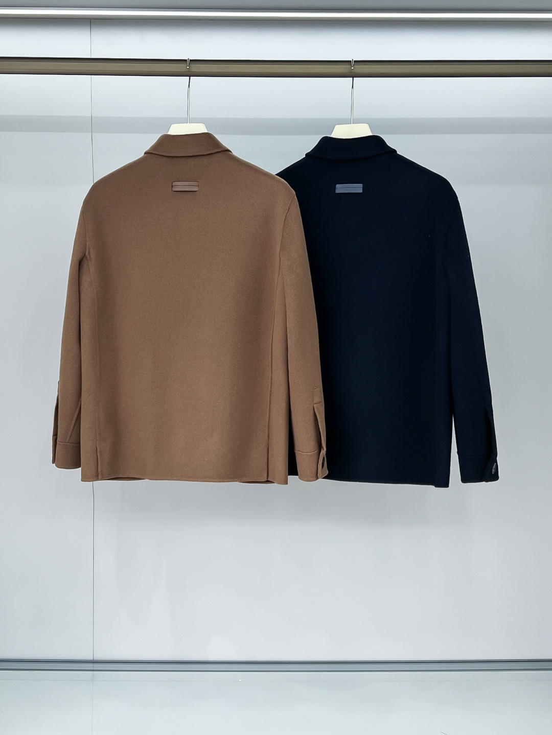 组合图 （纯手工）高端男士必备单品纯手工呢羊绒羊毛大衣.每一件都是纯手工缝制而成.内里无缝—带包装关于款