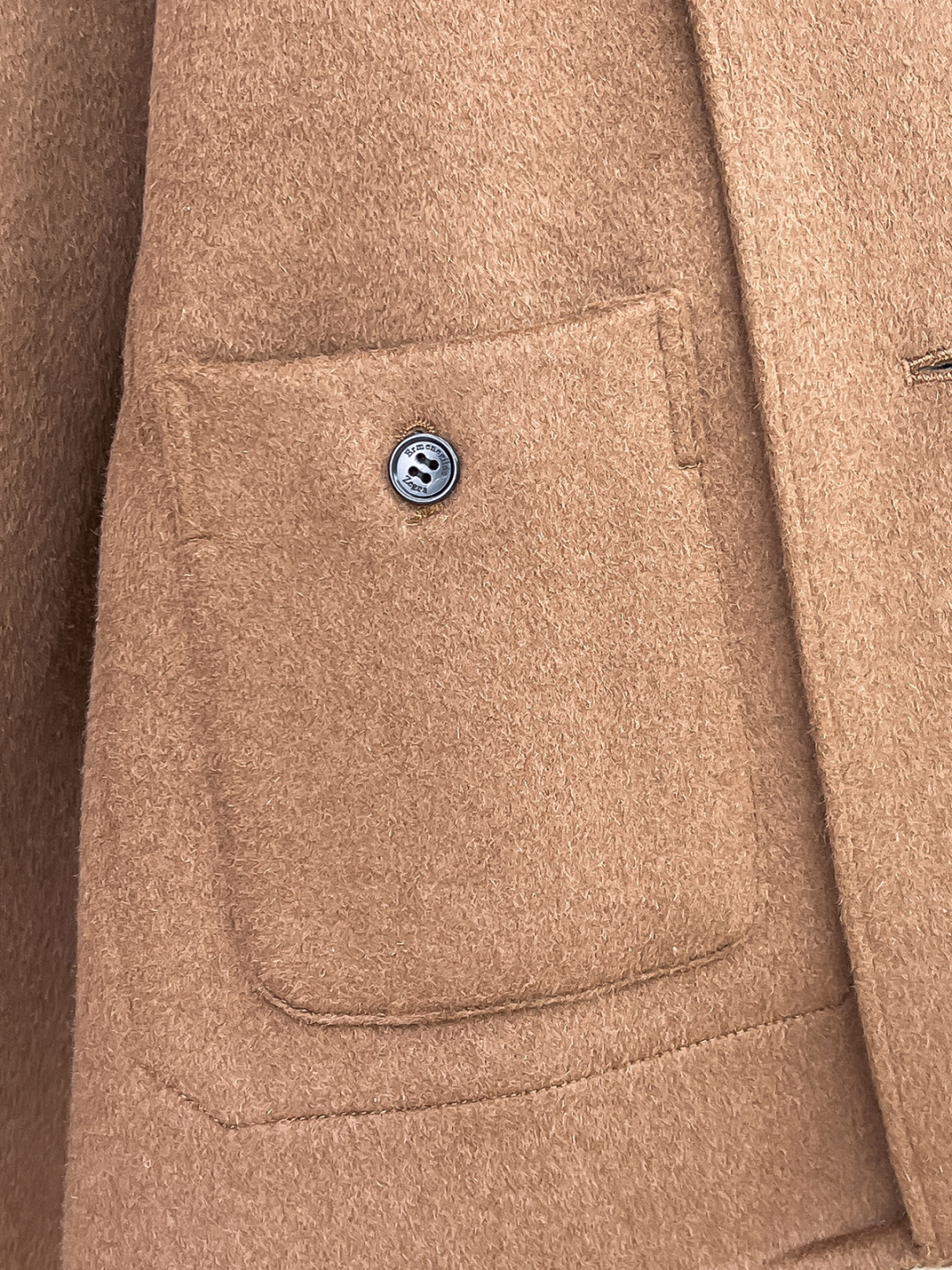 （纯手工）高端男士必备单品纯手工呢羊绒羊毛大衣.每一件都是纯手工缝制而成.内里无缝—带包装关于款式及设计