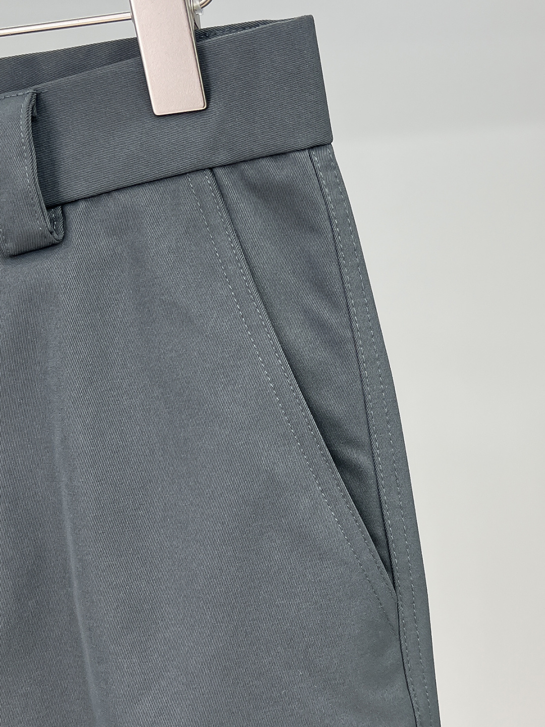 P家25秋冬 男士精品休闲裤.意大利🇮🇹进口面料，最新款上身版型无敌正!绝对可以闭眼收的一款此款裤子非常