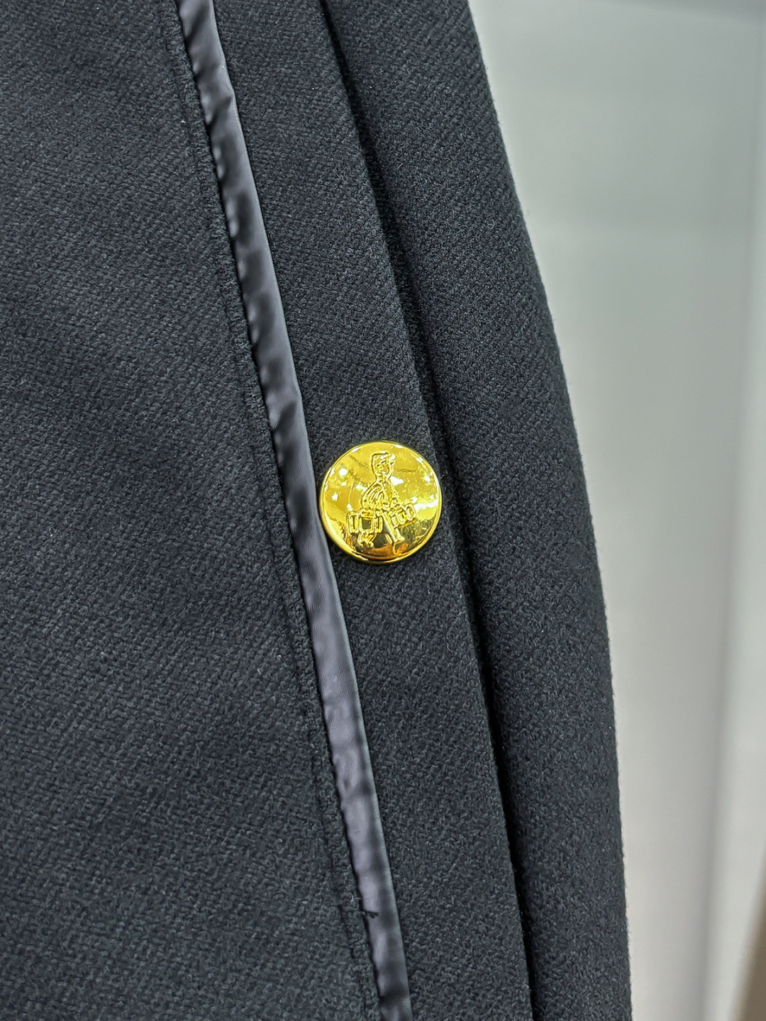 PRA 25s新款羊毛裤.小直筒设计.可搭配套装.运动休闲随意搭配.，面料柔软舒适有垂感.立挺上身有型！