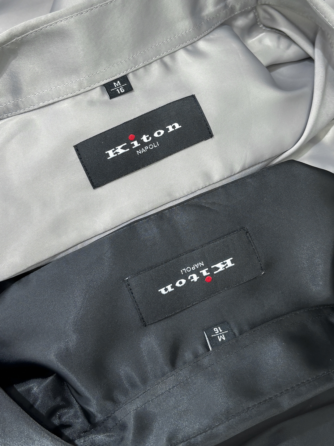 组合图 Kiton25年新款.爱上小红扣。解锁绅装新境界：衬衫的自在哲学在着装的万千选择中，有些单品宛如