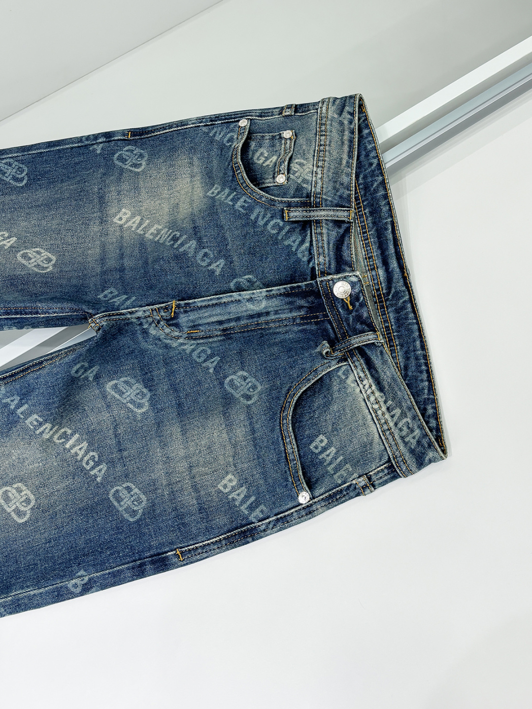 铺拍细节 BL巴黎25 年原单男士时装休闲丹宁牛仔裤，香港洋行渠道货，高端日本代工出品，重磅白金级臻品，