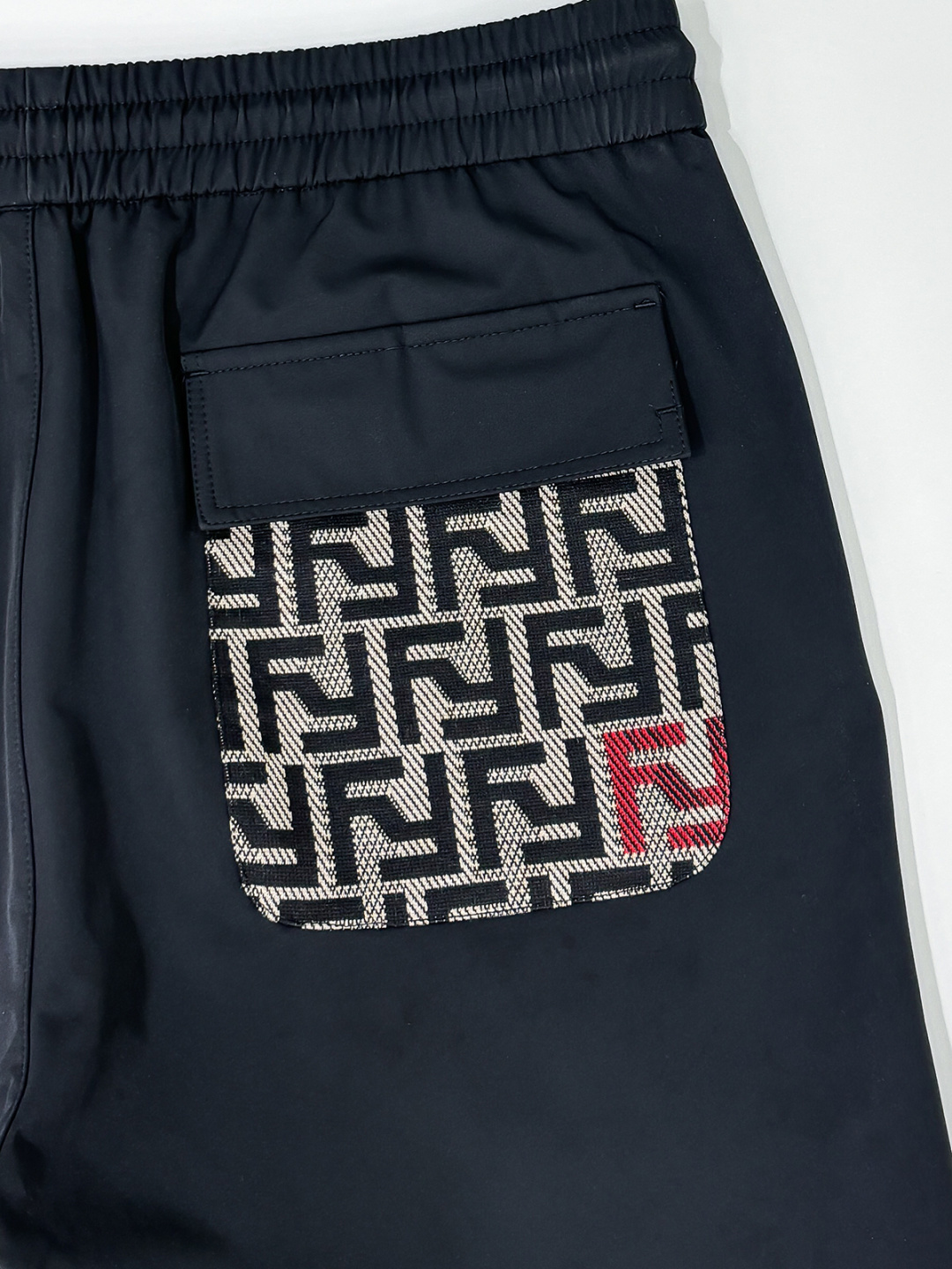 2025ss早秋新款，男士经典黄色小怪兽眼睛刺绣标识时尚运动休闲抽绳卫裤！贸易公司渠道稀出，同步GW发售