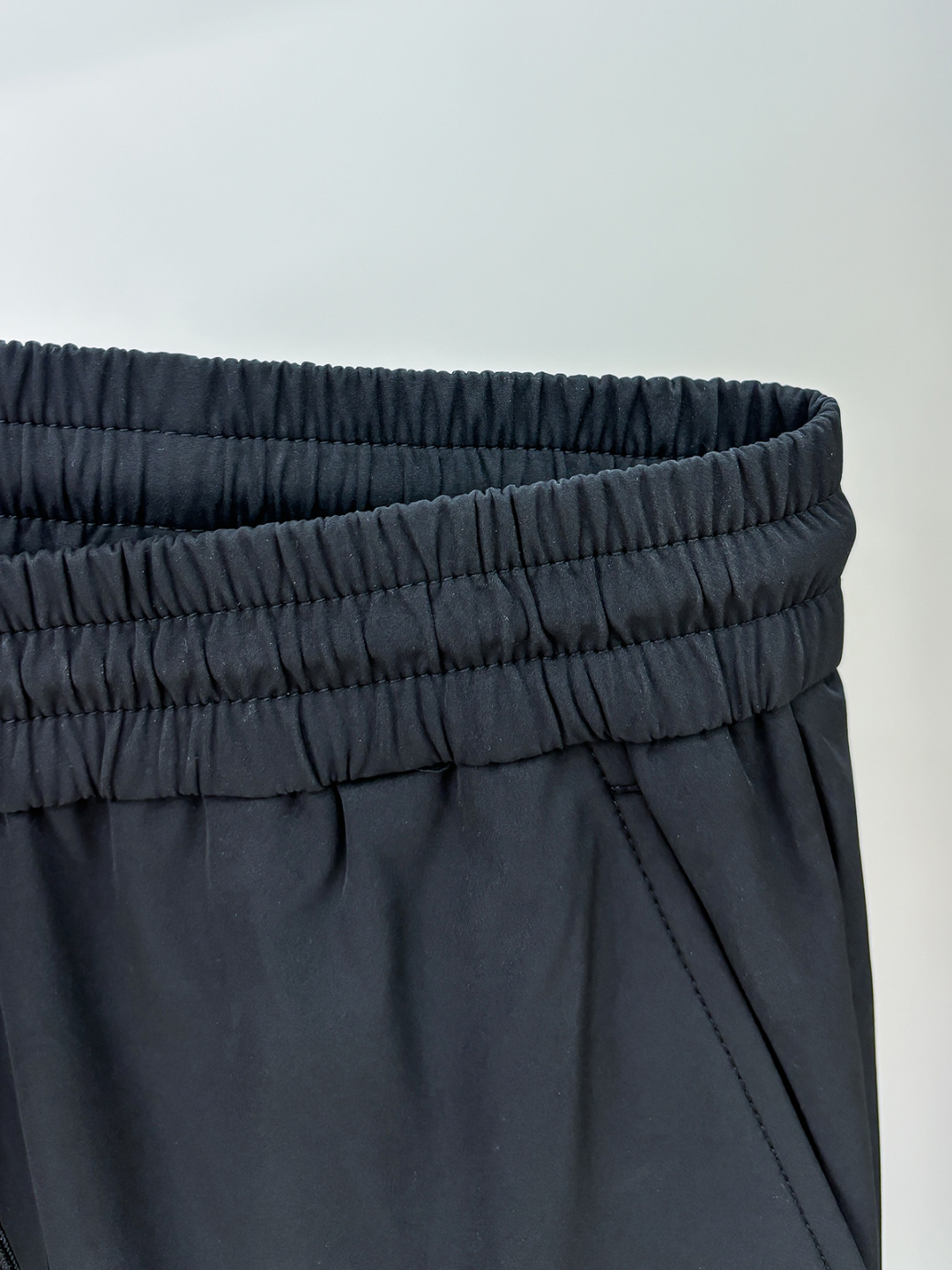 2025ss早秋新款，男士经典黄色小怪兽眼睛刺绣标识时尚运动休闲抽绳卫裤！贸易公司渠道稀出，同步GW发售