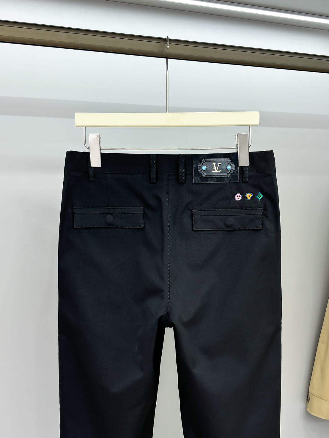 L家FW大秀中，L家以致敬美国西部文化为主题，带来了一系列「绿松石」产品. 大秀中菲董打造了一系列饰有「