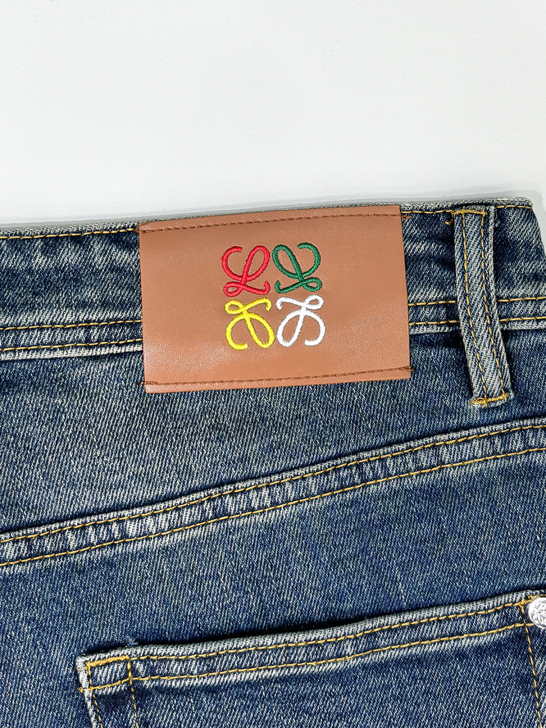 铺拍细节 LVE 25 年原单男士时装休闲丹宁牛仔裤，香港洋行渠道货，高端日本代工出品，重磅白金级臻品，