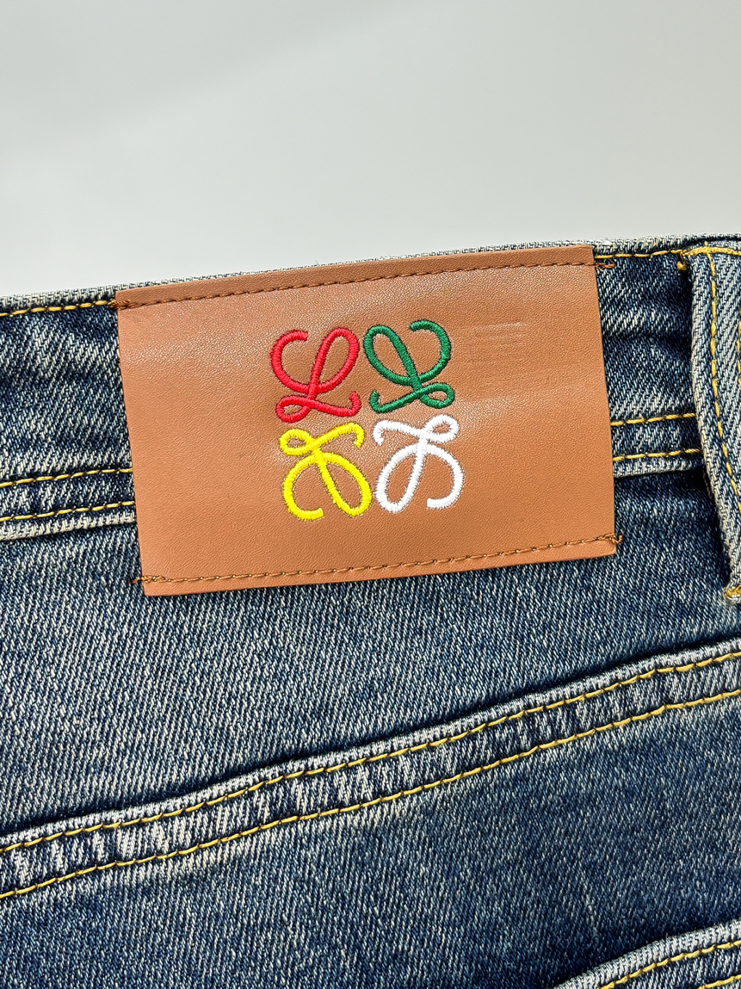 铺拍细节 LVE 25 年原单男士时装休闲丹宁牛仔裤，香港洋行渠道货，高端日本代工出品，重磅白金级臻品，