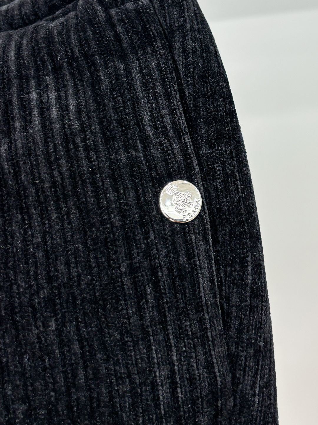 2025最新贸易订单灯芯绒休闲裤！全品相！！定制专属灯芯绒面料剪裁！上身舒适透气，不僵硬，整体有着丰富的