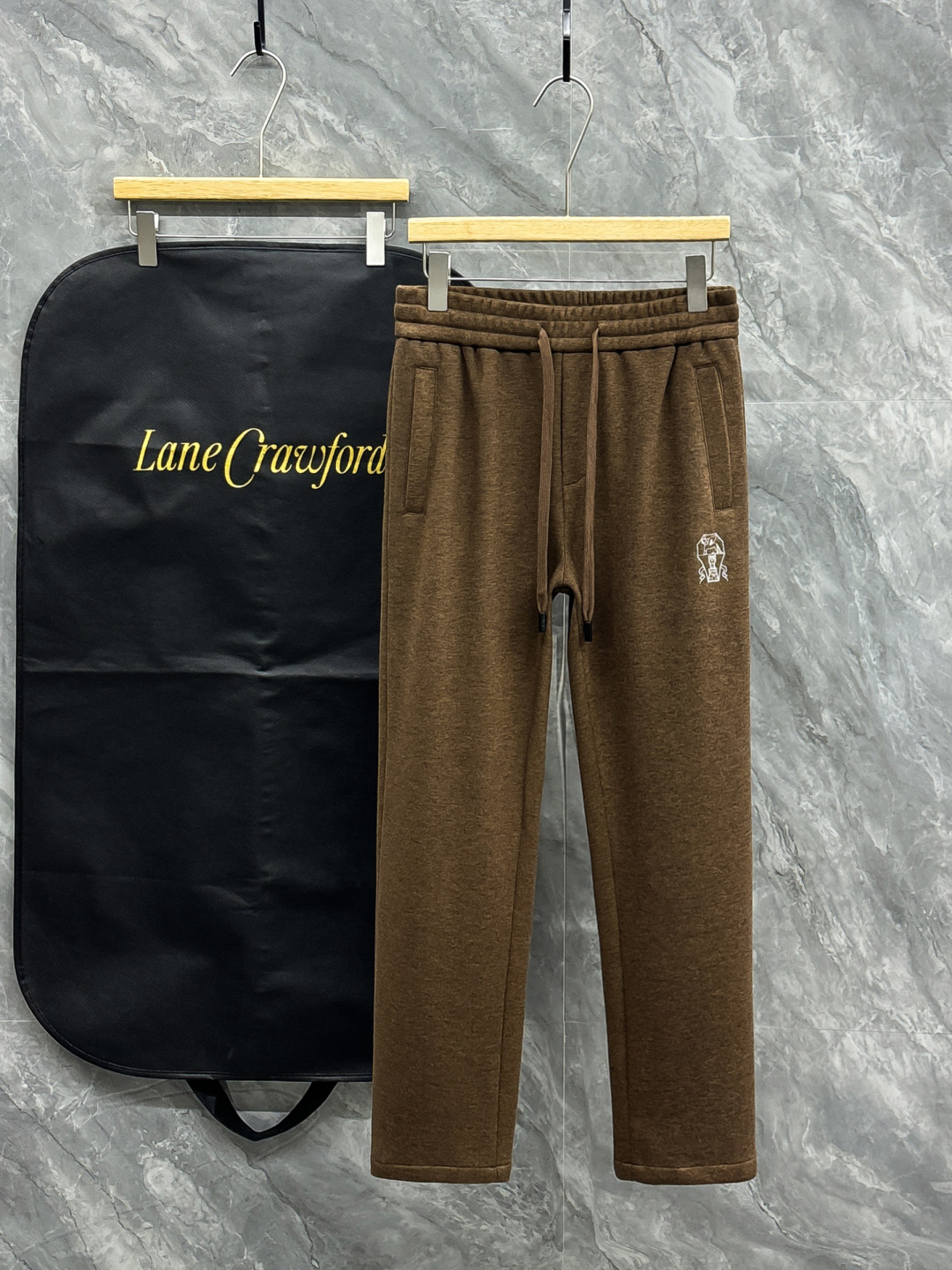 NO:541426,Bc Wool Pants Exclusive first-time high-end original single-quality old-fashioned straight-leg casual pants. The quality control of straight-leg pants is a must-have!  Custom cashmere has a high-end color tones. The imported fabric has an invincible texture!  The Swiss machine needle turning technology is simple and atmospheric!  A must-have high-end stacked item for white and rich beauty!  The classic style is tall and slim!  Elegant and versatile, not picky, M-3XL., alexander wang19860909Bc 羊毛裤 独家首发高端原单品质老钱风直筒休闲裤 直筒裤品质控必入！定制羊绒很高级的色调.进口面料质感无敌赞！瑞士机翻针工艺简洁大气！白富美必备高级叠搭单品！经典版型上身高挑又显瘦！优雅百搭不挑人,M-3XL.,,alexander wang,Men's clothing