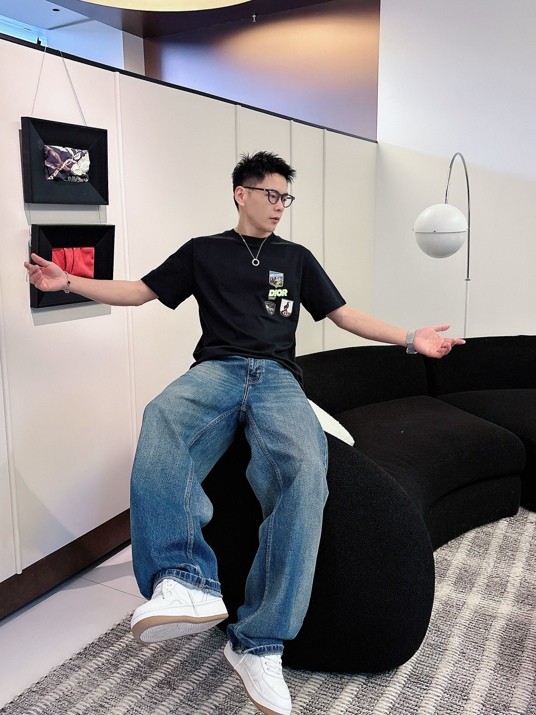 2026SS 新品Di 双层工艺印花➕刺绣 迸发街头风格与奢华时尚的创意火花。圆领印花➕刺绣标识棉质短袖