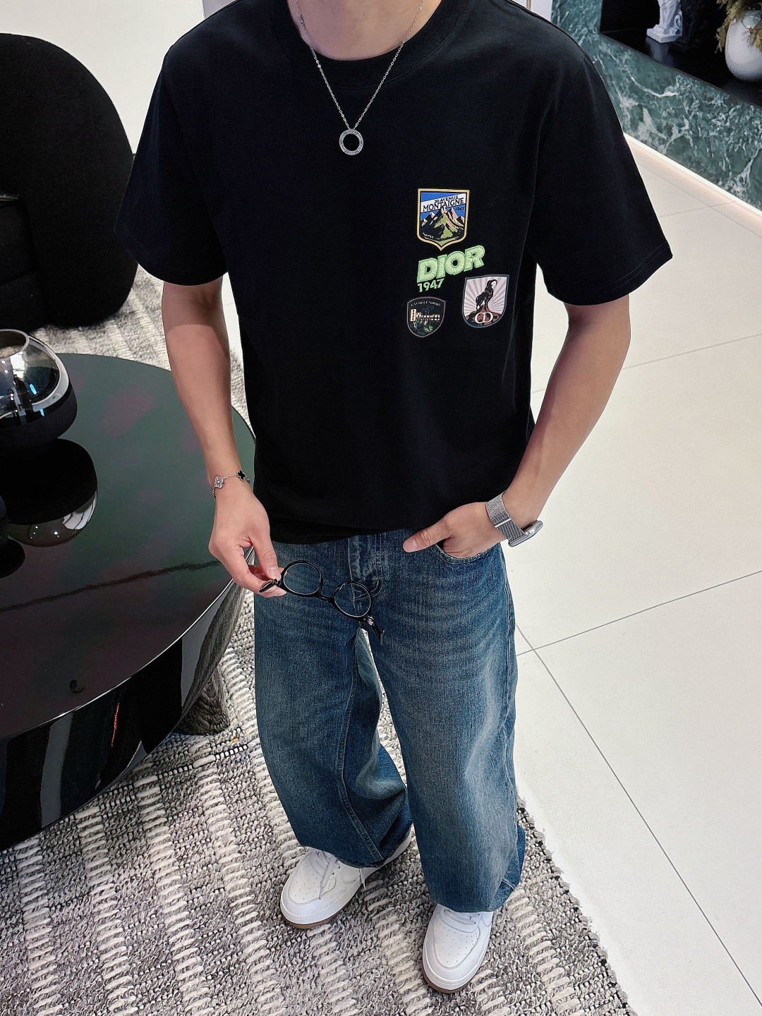 2026SS 新品Di 双层工艺印花➕刺绣 迸发街头风格与奢华时尚的创意火花。圆领印花➕刺绣标识棉质短袖