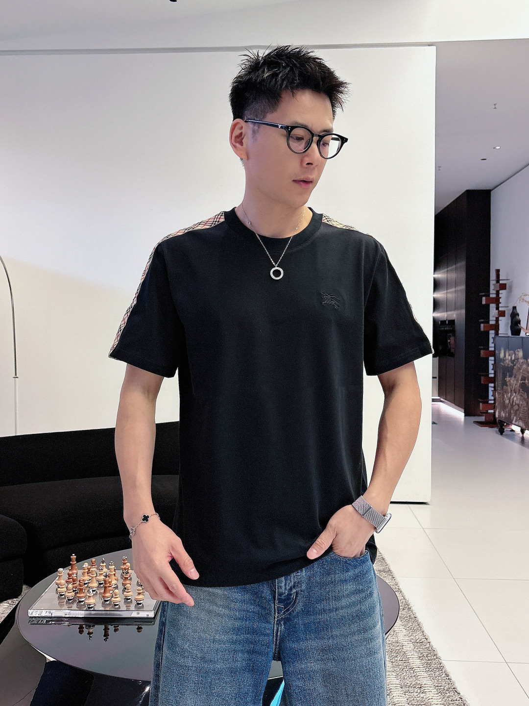 Bu 2026 SS新品.时尚休闲圆领短袖.专柜同步有售，进口面料，工艺极度复杂，视觉相当雅致时髦，高贵