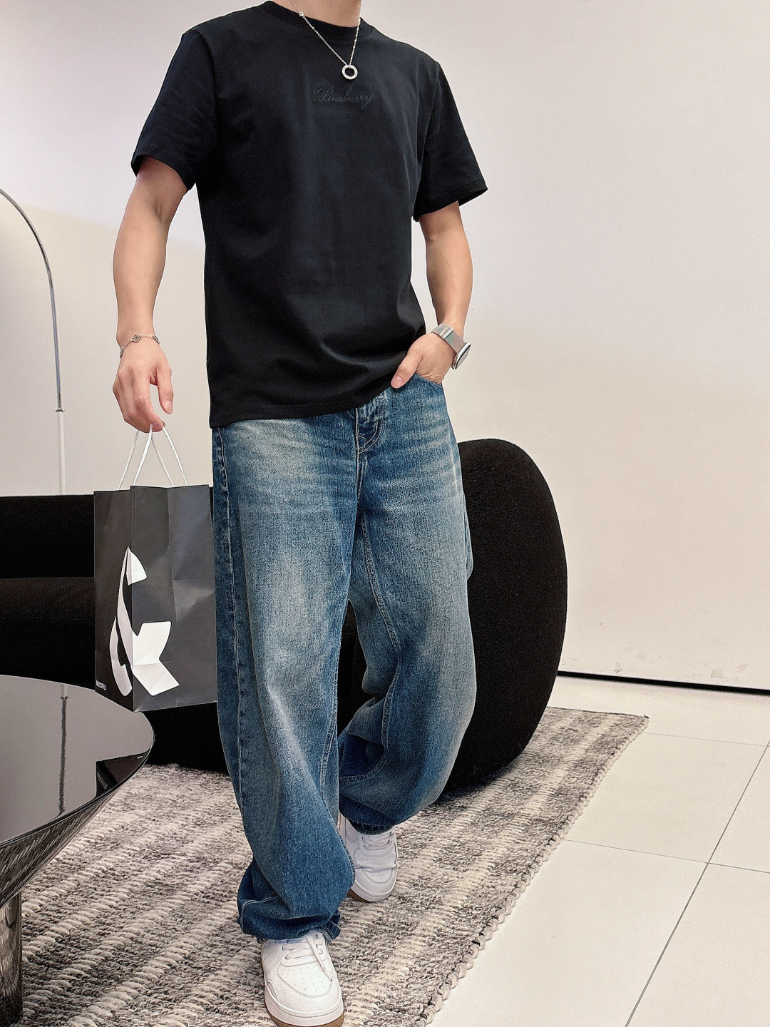 2026SS 新品 BUR春夏手工贴布绣加高密度包边刺绣圆领短袖最新款短袖采用传承的手工贴布绣，包边绣是