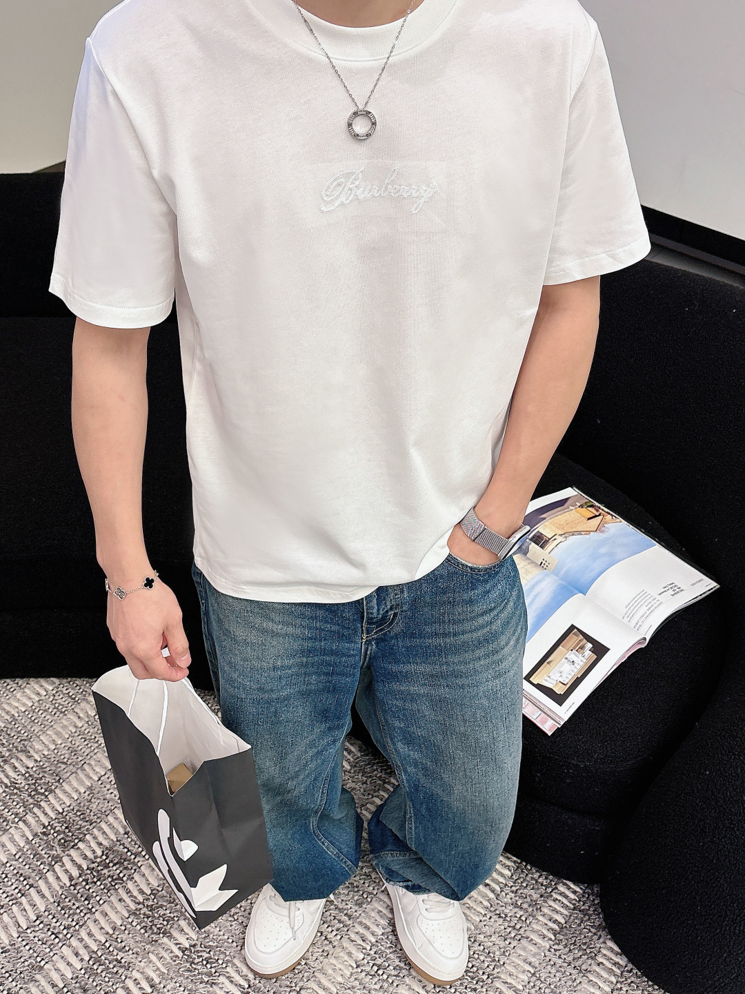 2026SS 新品 BUR春夏手工贴布绣加高密度包边刺绣圆领短袖最新款短袖采用传承的手工贴布绣，包边绣是