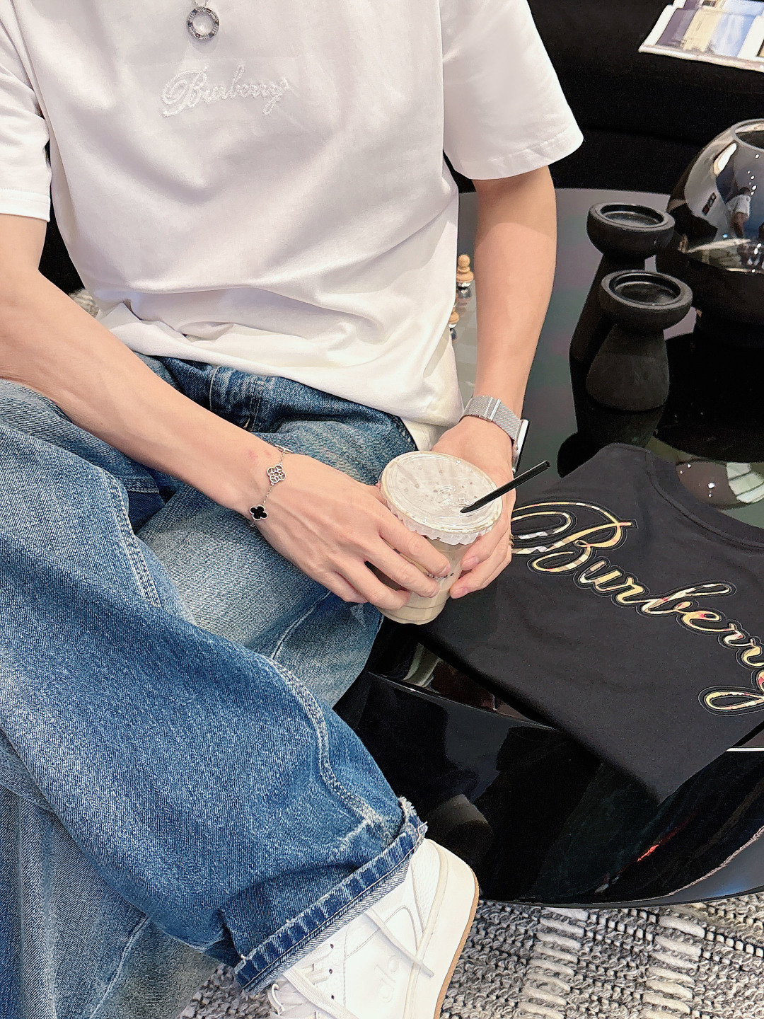 2026SS 新品 BUR春夏手工贴布绣加高密度包边刺绣圆领短袖最新款短袖采用传承的手工贴布绣，包边绣是