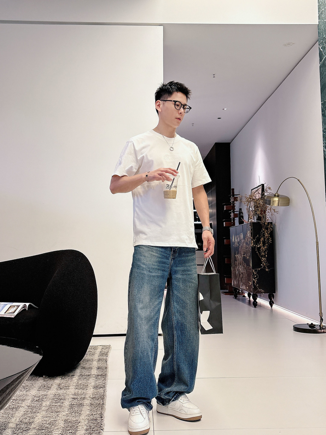 2026SS 新品 BUR春夏手工贴布绣加高密度包边刺绣圆领短袖最新款短袖采用传承的手工贴布绣，包边绣是