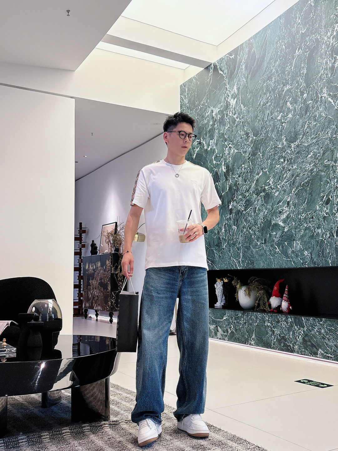 Bu 2026 SS新品.时尚休闲圆领短袖.专柜同步有售，进口面料，工艺极度复杂，视觉相当雅致时髦，高贵