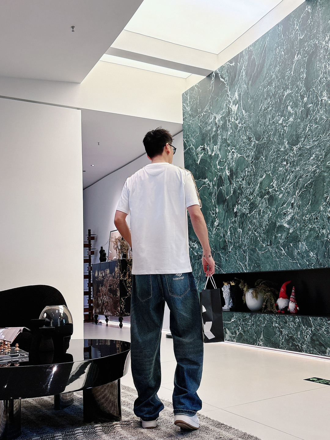 Bu 2026 SS新品.时尚休闲圆领短袖.专柜同步有售，进口面料，工艺极度复杂，视觉相当雅致时髦，高贵