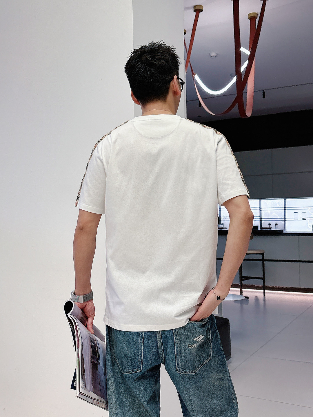 Bu 2026 SS新品.时尚休闲圆领短袖.专柜同步有售，进口面料，工艺极度复杂，视觉相当雅致时髦，高贵