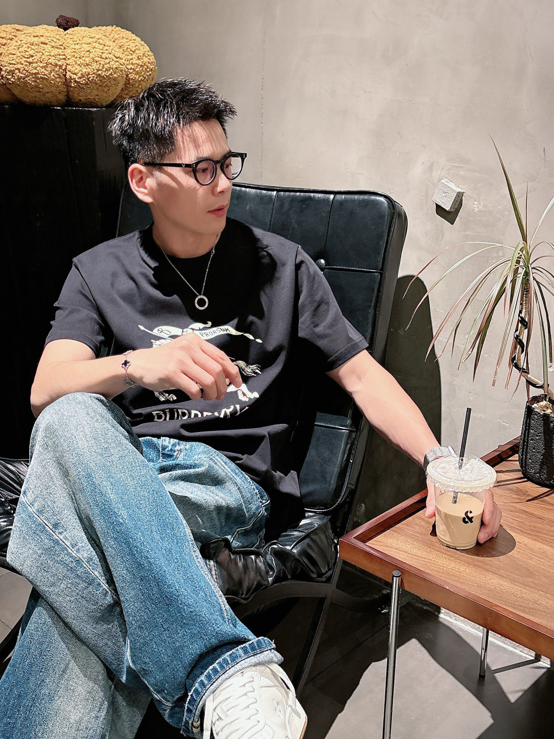 2026SS 新品 Burbe 男女同款👫短袖T恤 胸前经典战马图案！ 定制面料。從容百搭，檔次極高，完