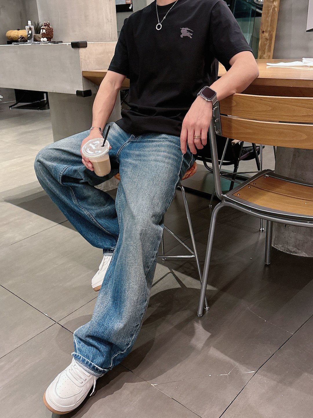 Bu 2026 SS新品.时尚休闲圆领短袖.专柜同步有售，进口面料，工艺极度复杂，视觉相当雅致时髦，高贵