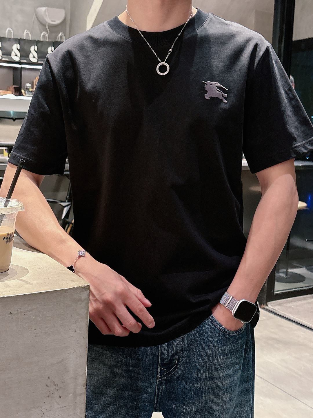 Bu 2026 SS新品.时尚休闲圆领短袖.专柜同步有售，进口面料，工艺极度复杂，视觉相当雅致时髦，高贵