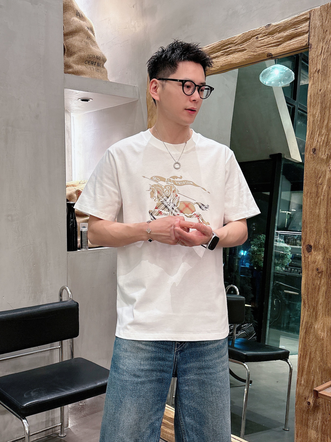 2026SS 新品 Burbe 男女同款👫短袖T恤 胸前经典战马图案！ 定制面料。從容百搭，檔次極高，完