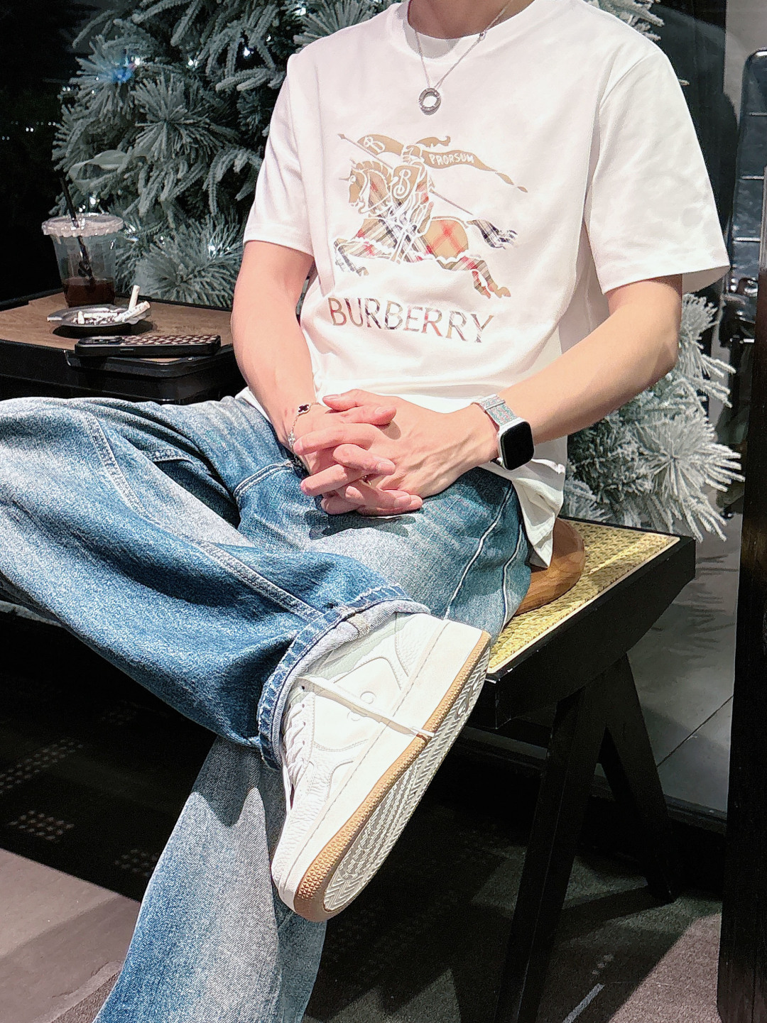 2026SS 新品 Burbe 男女同款👫短袖T恤 胸前经典战马图案！ 定制面料。從容百搭，檔次極高，完