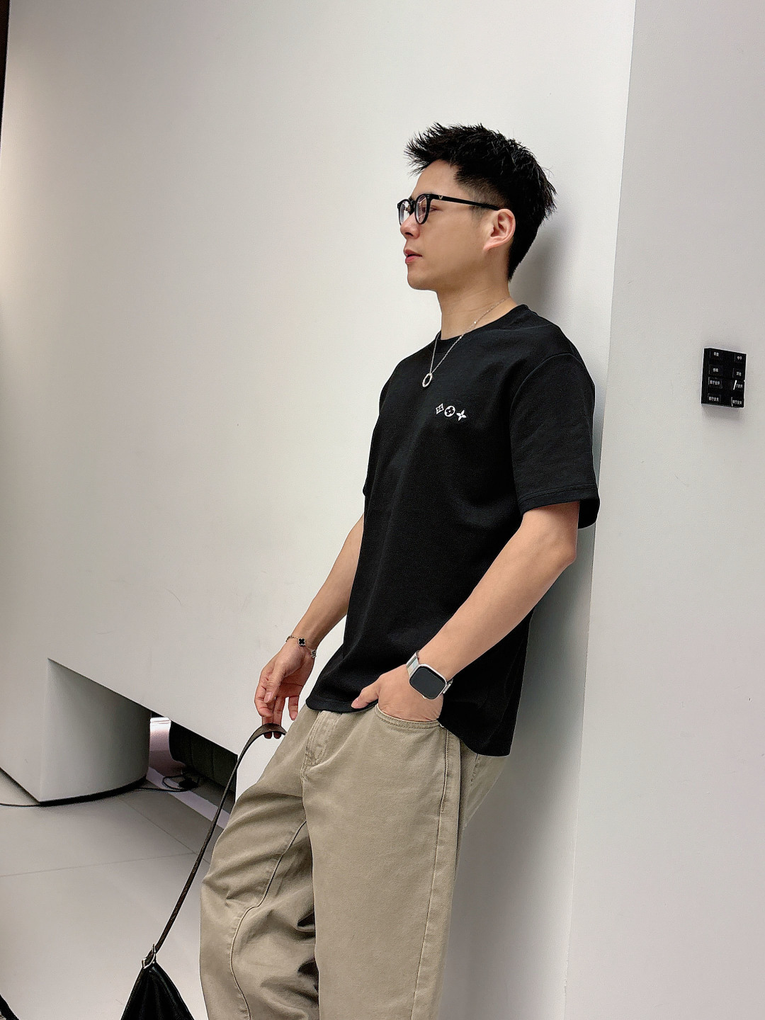 2026ss新品 L家经典款三花圆领短袖T恤以品牌标志性元素为设计核心，巧妙融合时尚与经典。定制面料质地