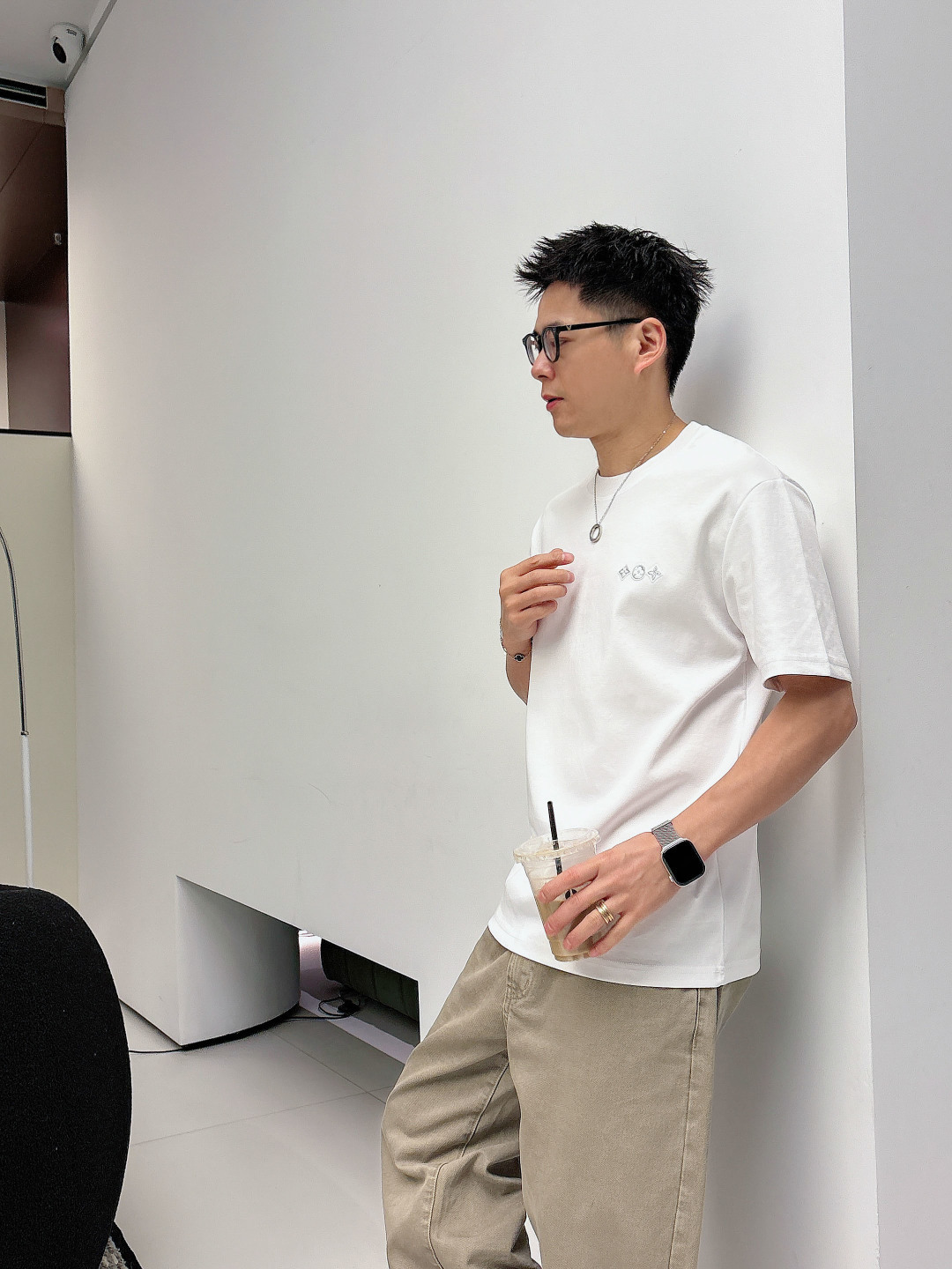 2026ss新品 L家经典款三花圆领短袖T恤以品牌标志性元素为设计核心，巧妙融合时尚与经典。定制面料质地