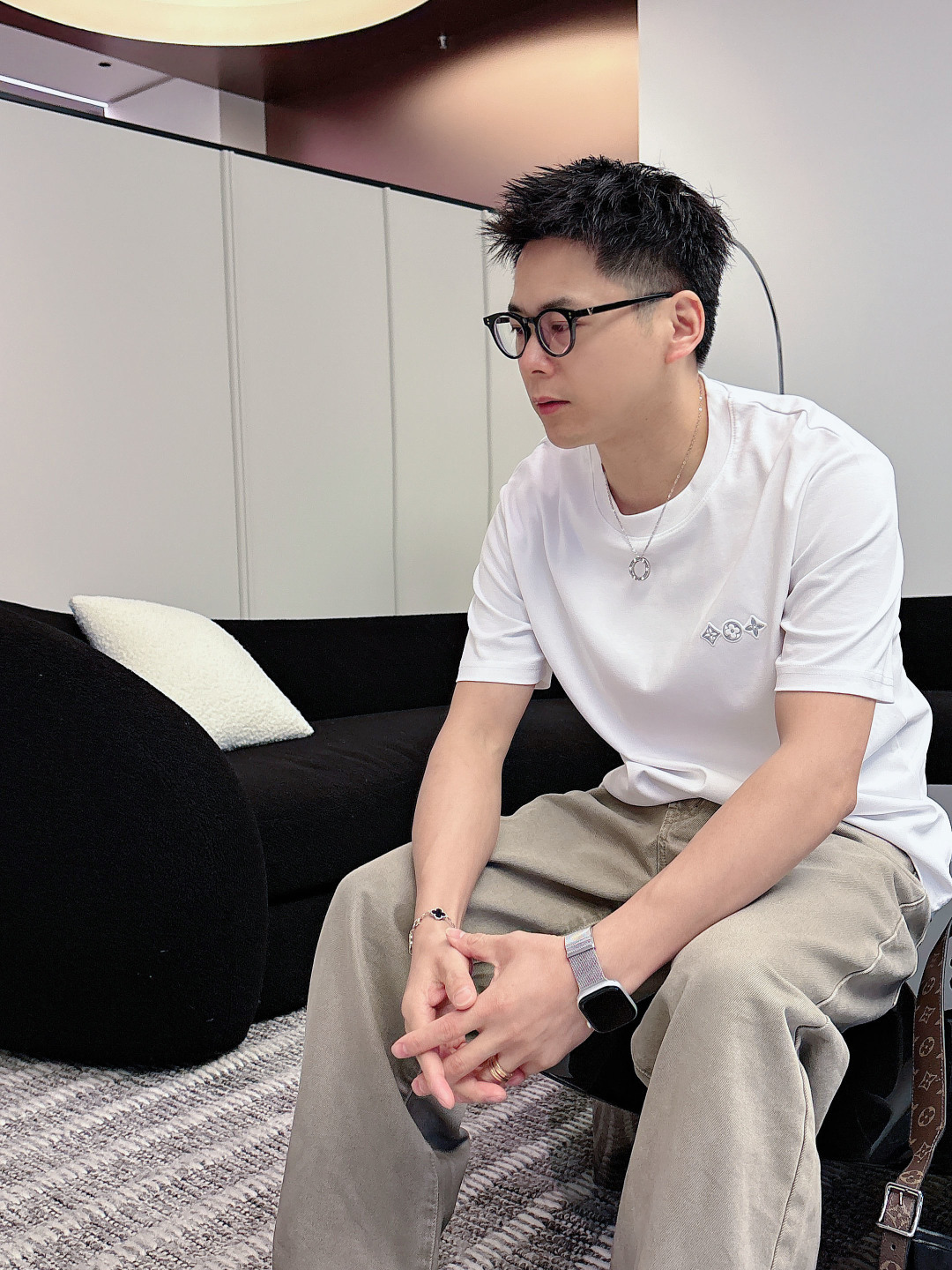 2026ss新品 L家经典款三花圆领短袖T恤以品牌标志性元素为设计核心，巧妙融合时尚与经典。定制面料质地