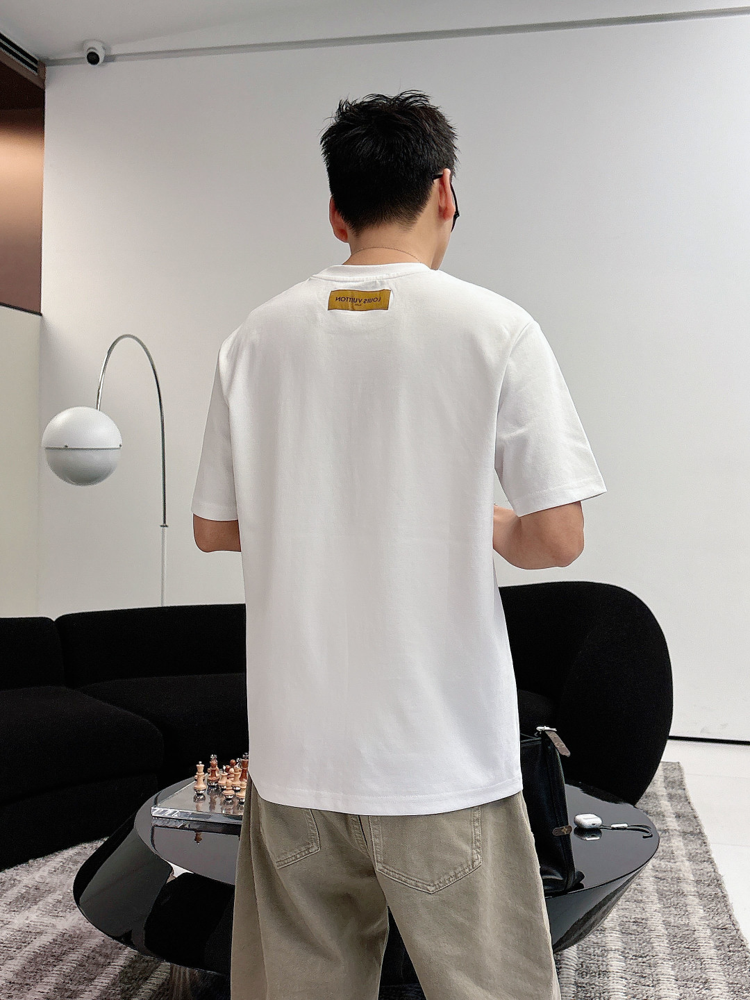 2026ss新品 L家经典款三花圆领短袖T恤以品牌标志性元素为设计核心，巧妙融合时尚与经典。定制面料质地