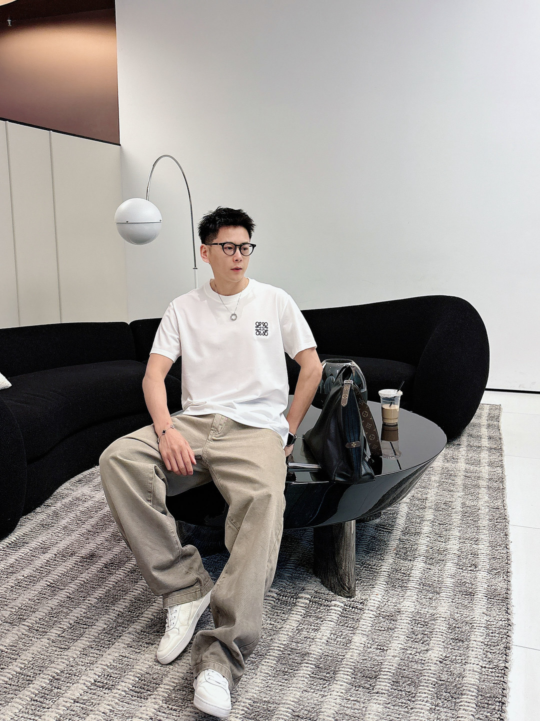 2026ss新品 Loew春夏正面饰有撞色品牌经典元素 logo花字立体刺绣 短袖T恤，长青款式、经典极