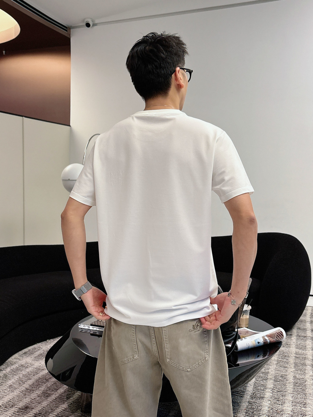 2026ss新品 Loew春夏正面饰有撞色品牌经典元素 logo花字立体刺绣 短袖T恤，长青款式、经典极