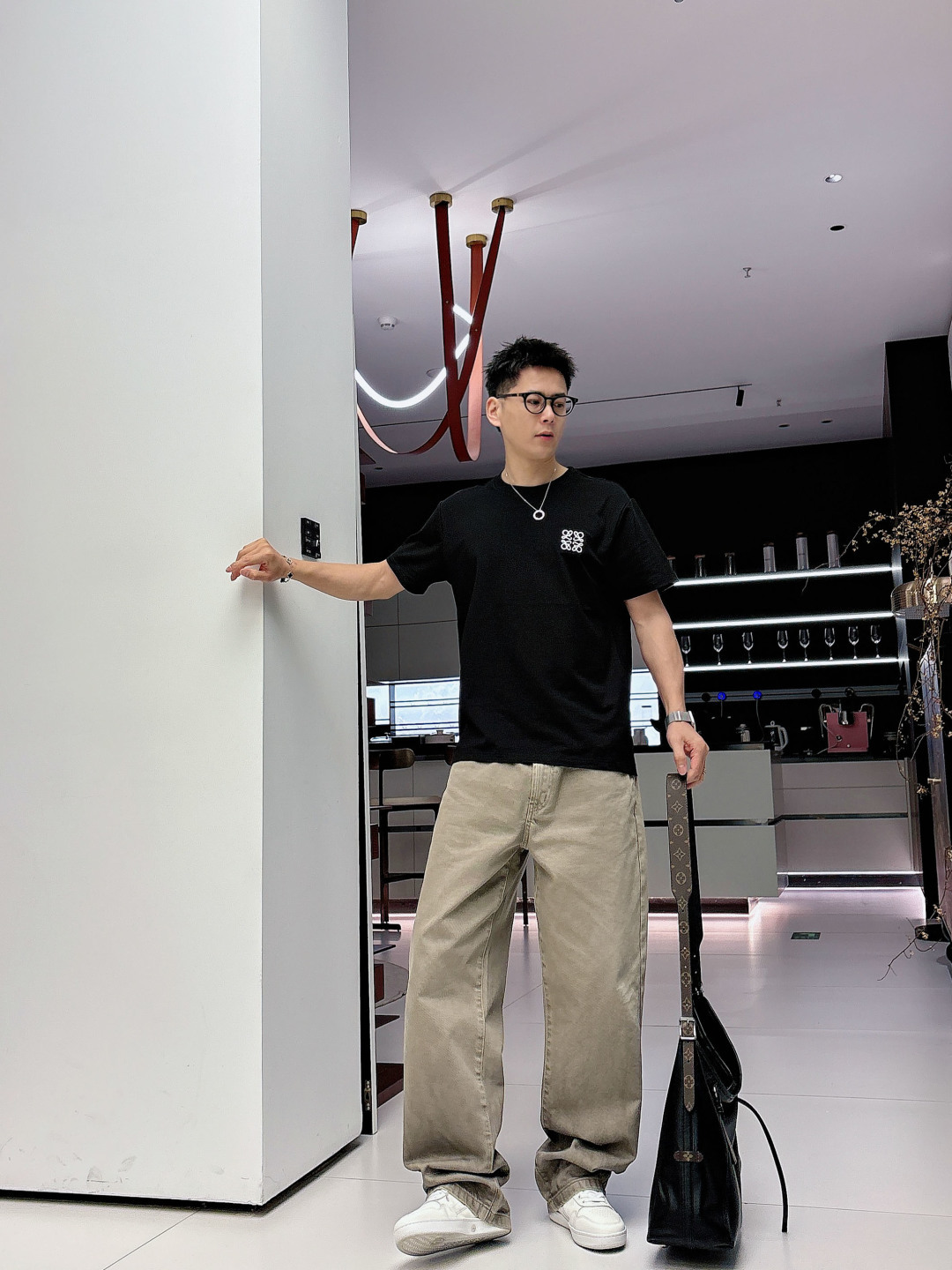 2026ss新品 Loew春夏正面饰有撞色品牌经典元素 logo花字立体刺绣 短袖T恤，长青款式、经典极