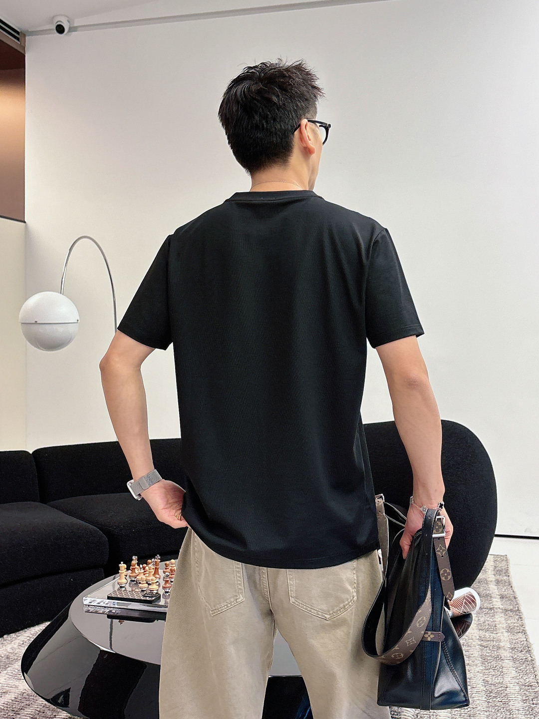 2026ss新品 Loew春夏正面饰有撞色品牌经典元素 logo花字立体刺绣 短袖T恤，长青款式、经典极