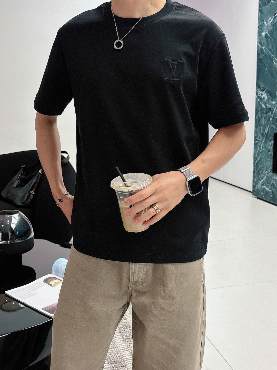 LV 2026ss新品 春夏新款男女同款👫短袖T恤，专柜同步发售！定制专属面料，定制原版工艺螺纹，胸前重