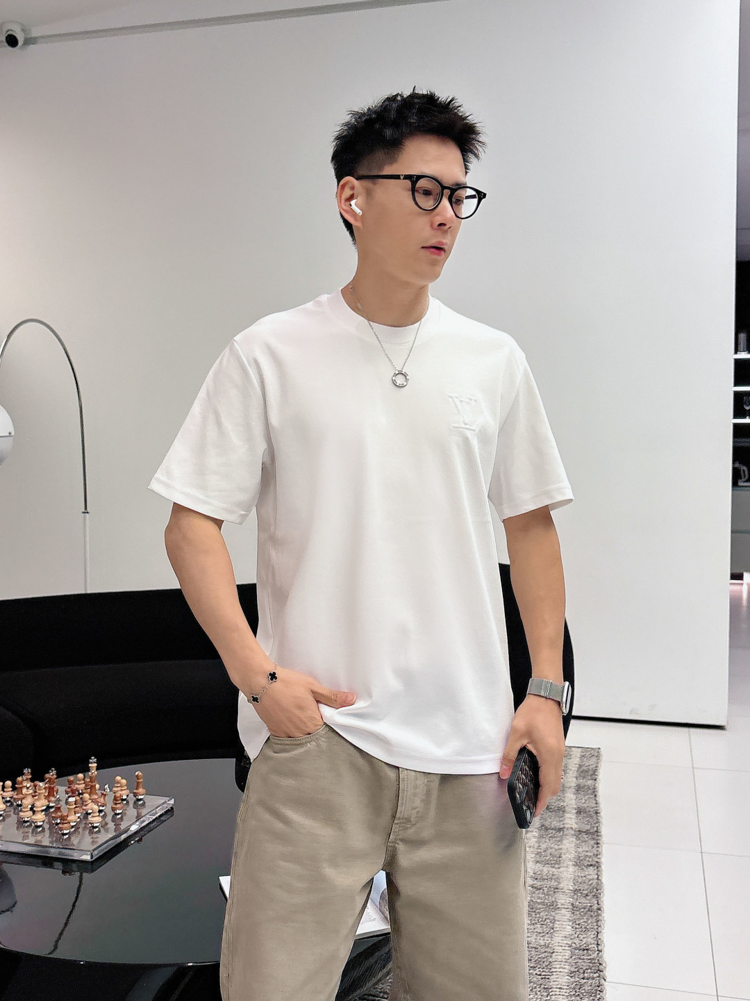 LV 2026ss新品 春夏新款男女同款👫短袖T恤，专柜同步发售！定制专属面料，定制原版工艺螺纹，胸前重