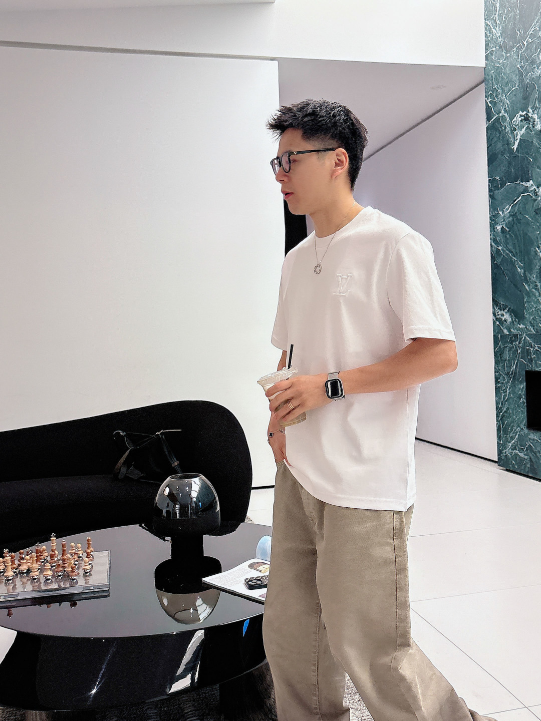 LV 2026ss新品 春夏新款男女同款👫短袖T恤，专柜同步发售！定制专属面料，定制原版工艺螺纹，胸前重