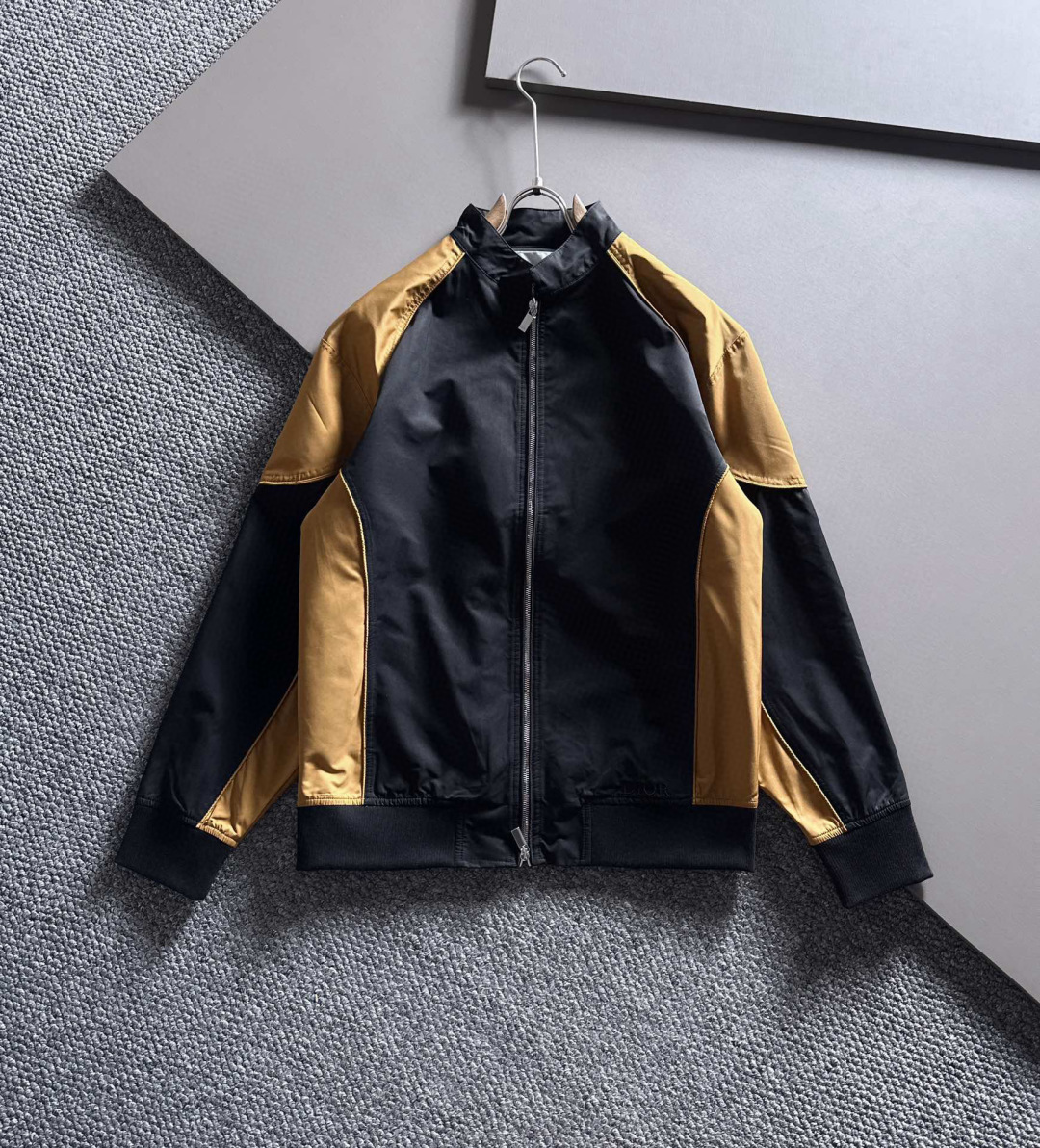 NO:692346,.Normal after-sales service. Normal returns and exchanges. New autumn and winter boutique jackets!  It has windproof functionality for outdoor activities. It shows high-end texture and taste. Sizes S-2XL,,jackets & coats,jackets & coats,19860909.正常售后.正常退换. 秋冬新款精品力作夹克外套！具备户外活动的防风功能性.尽显高端质感品味. 尺码S-2XL,,jackets & coats,jackets & coats,,Men's clothing