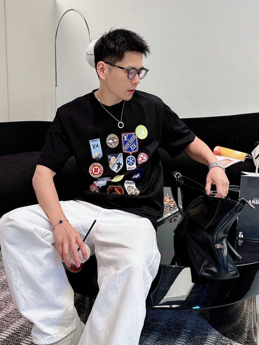 驴家26ss 新品专柜同步专柜上架 多重工艺 胸口多种旅行贴微章章仔印花 圆领短袖T恤，男女同款！寄予一