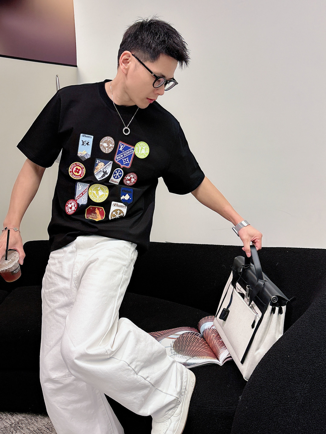 驴家26ss 新品专柜同步专柜上架 多重工艺 胸口多种旅行贴微章章仔印花 圆领短袖T恤，男女同款！寄予一