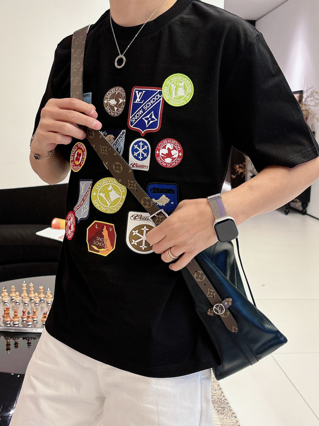 驴家26ss 新品专柜同步专柜上架 多重工艺 胸口多种旅行贴微章章仔印花 圆领短袖T恤，男女同款！寄予一