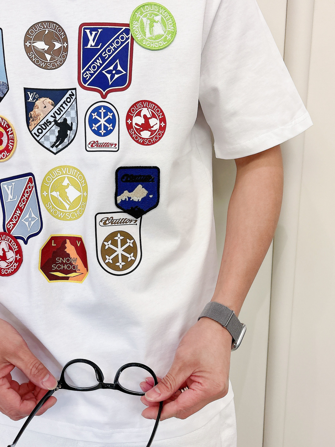 驴家26ss 新品专柜同步专柜上架 多重工艺 胸口多种旅行贴微章章仔印花 圆领短袖T恤，男女同款！寄予一